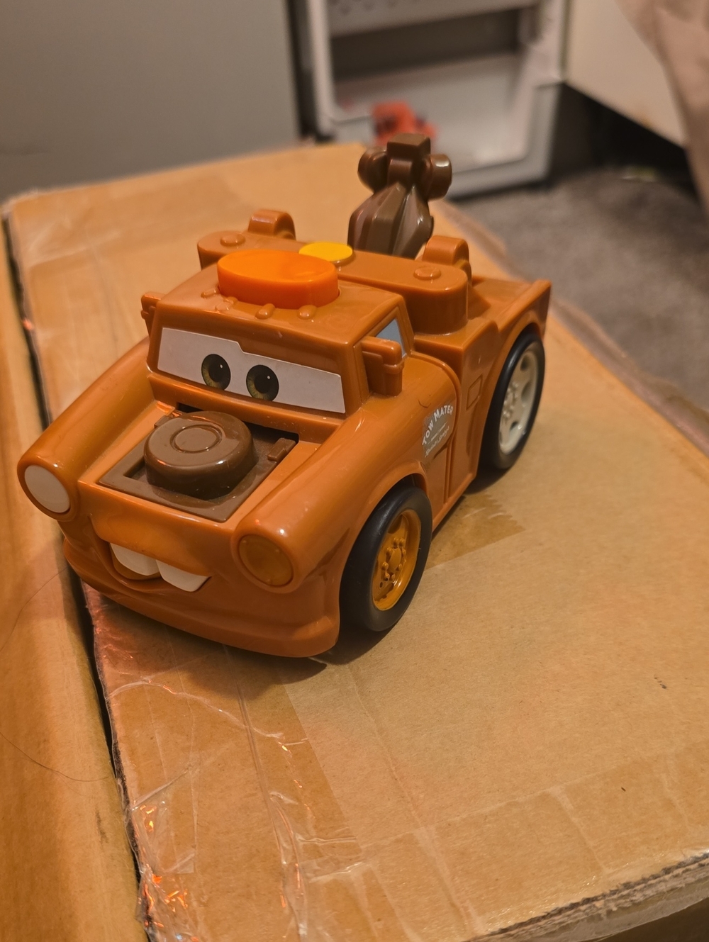 Mattel/ Fisher-Price Disney Cars 2 Tow Mater Talking Flashlight